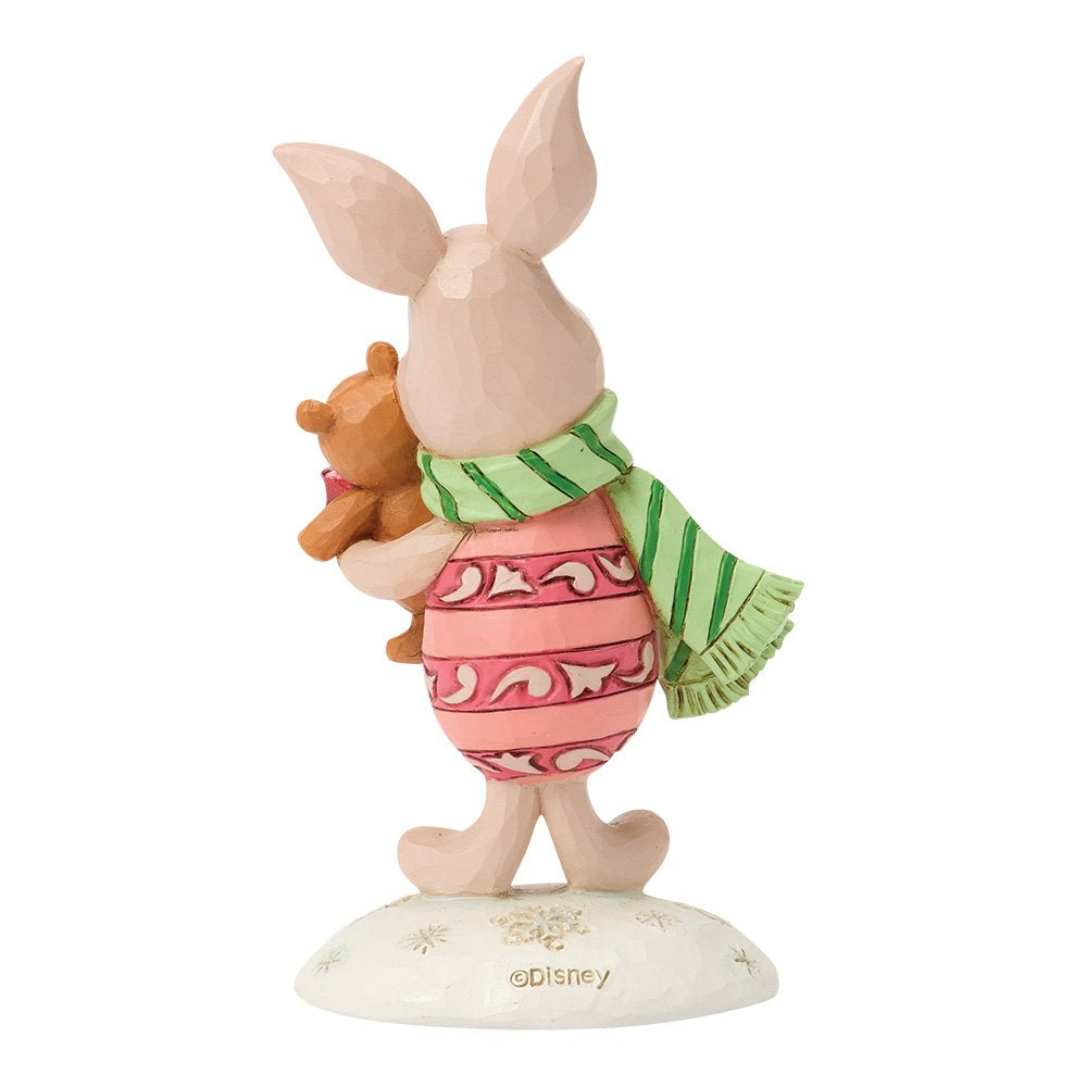 Dit Disney Traditions beeldje van Knorretje Mini combineert Disney-magie met hoogwaardige folkloristische details van Jim Shore. Ideaal als cadeau of als klein, opvallend pronkstuk in elke Disney-collectie.