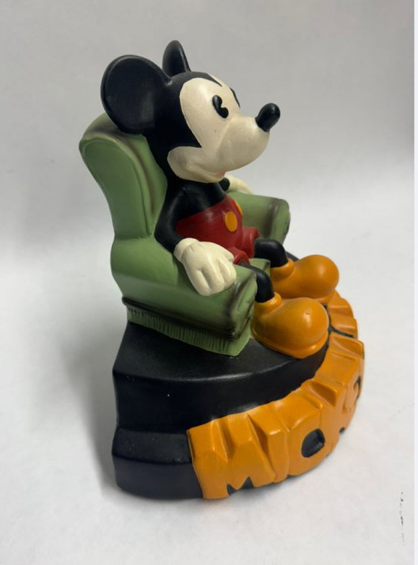 Mickey Mouse Zittend op sofa Vintage - Started With The Mouse