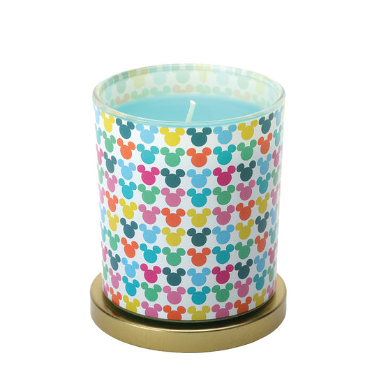Breng een vleugje Disney-magie en tropische frisheid in huis met de Mickey Mouse Sea Spray & Coconut geurkaars. Perfect om jezelf te verwennen of als vrolijk cadeau voor Disney-fans die houden van zomerse, ontspannende geuren.