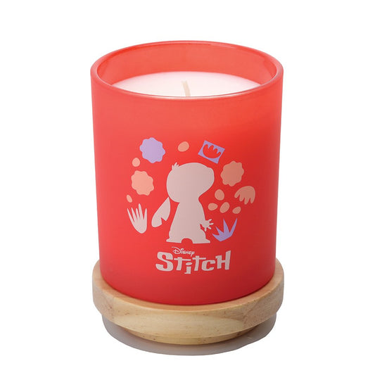 Laat je huis opvrolijken met de Stitch Plumeria & Lychee geurkaars. Perfect om jezelf te verwennen of als exotisch, vrolijk cadeau voor Disney-fans die houden van frisse, tropische geuren.