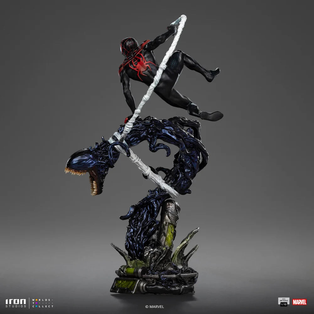 Een must-have voor Spider-Man fans! 🕷️ Deze Miles Morales BDS Art Scale 1/10 statue combineert een dynamische pose met een gedetailleerde afwerking en past perfect in elke Marvel-collectie.