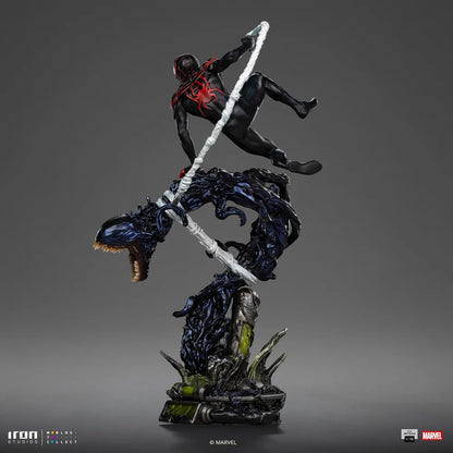 Een must-have voor Spider-Man fans! 🕷️ Deze Miles Morales BDS Art Scale 1/10 statue combineert een dynamische pose met een gedetailleerde afwerking en past perfect in elke Marvel-collectie.
