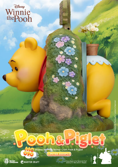 Vriendschap en charme in één beeld! 🐻🐷 Het Winnie de Poeh & Knorretje Master Craft collectible brengt het Honderd Bunderbos rechtstreeks naar jouw collectie.