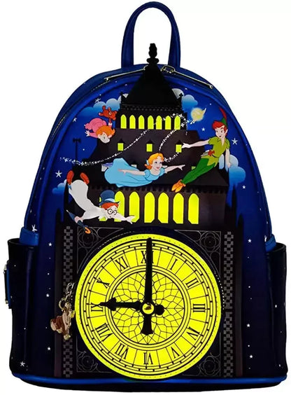 Disney Peter Pan Loungefly rugzak met lichtgevende klok, kleurrijke accenten en unieke Nooitgedachtland uitstraling.