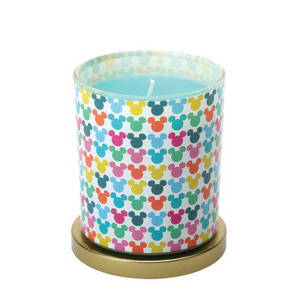 Breng een vleugje Disney-magie en tropische frisheid in huis met de Mickey Mouse Sea Spray & Coconut geurkaars. Perfect om jezelf te verwennen of als vrolijk cadeau voor Disney-fans die houden van zomerse, ontspannende geuren.
