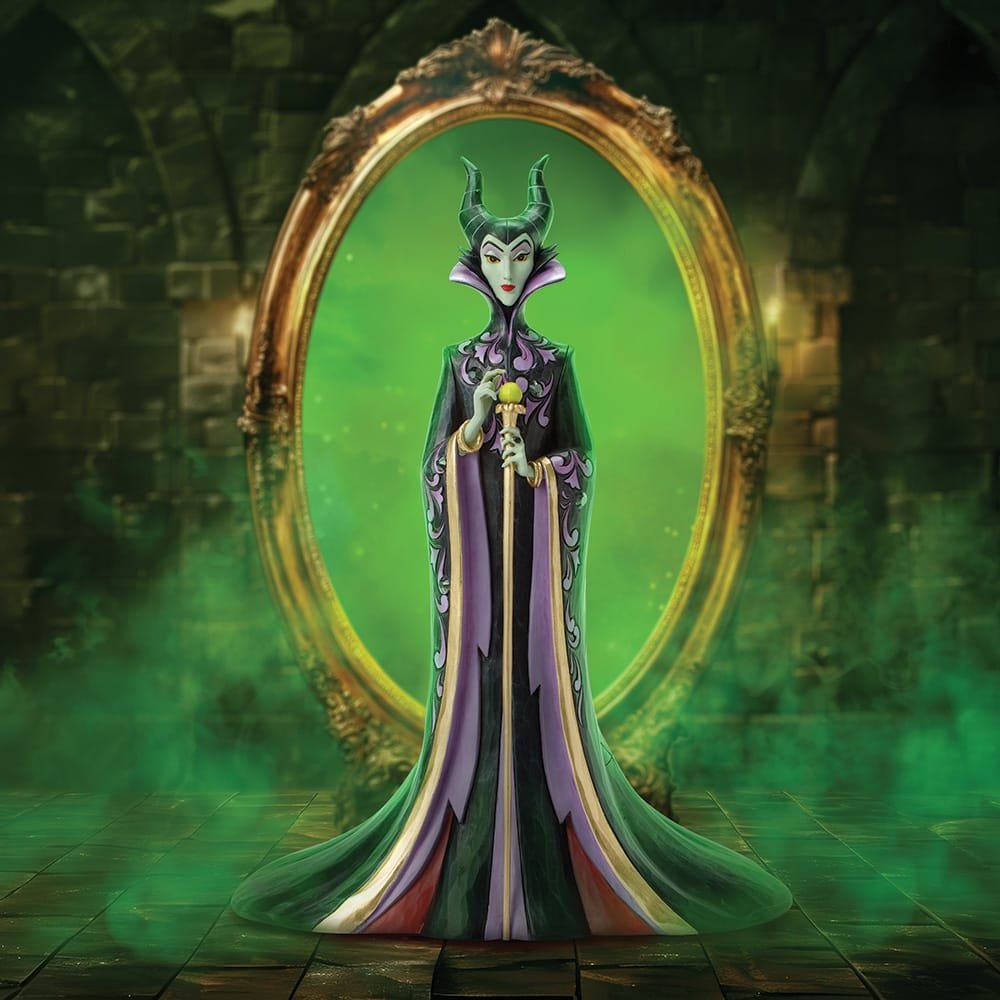"Disney Traditions beeldje van Maleficent Deluxe, iconisch personage in Jim Shore-stijl, perfect voor verzamelaars en Disney-fans."