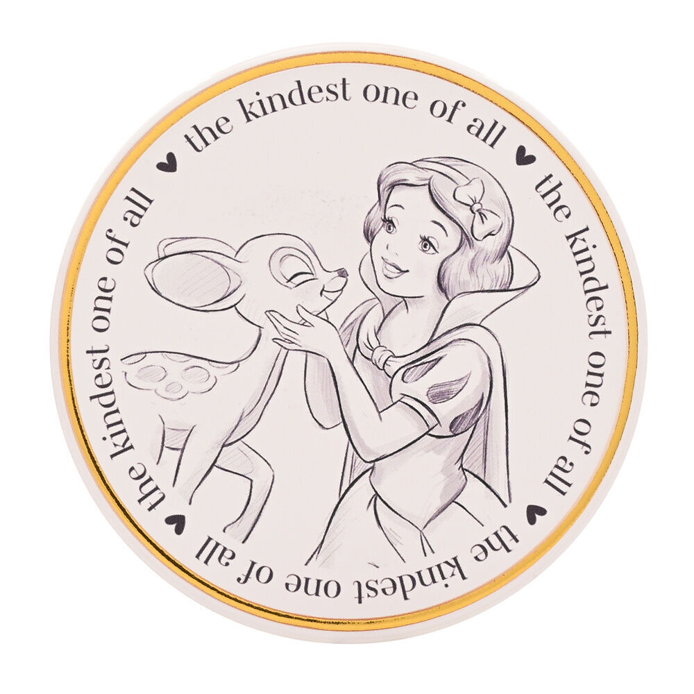Disney Classic Collectable Coaster Sneeuwwitje met hartverwarmende illustratie en de tekst "de liefste van allemaal", decoratieve Disney onderzetter voor fans en verzamelaars.